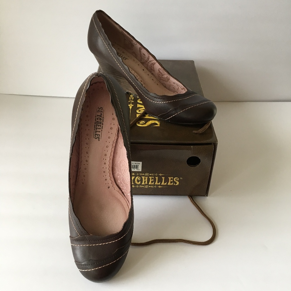 Seychelles Brown Leather Wedges Round Toe 7.5